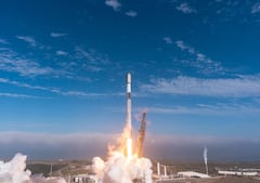 Fotografía de referencia de un lanzamiento de un Falcon 9 de SpaceX. Una etapa superior de este tipo de cohetes se estrellará de forma controlada contra la Luna.