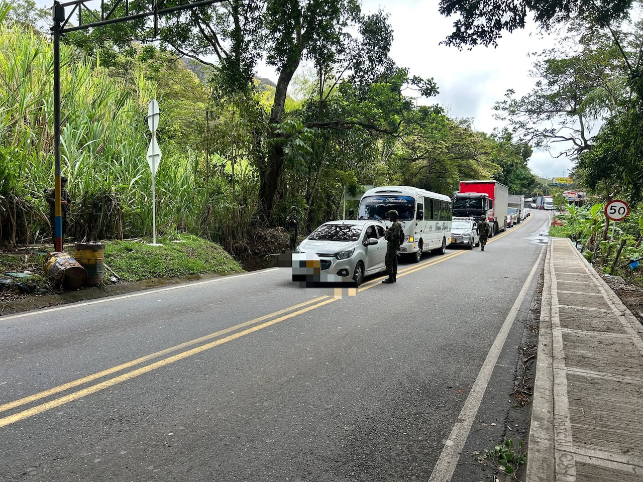 El atentado contra el peaje de El Bordo o El Mango dejó tres civiles heridos y ocasionó graves daños en la infraestructura ubicada sobre este corredor estratégico del sur del Cauca.