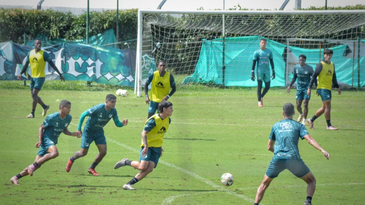Entrenamiento y Rueda de Prensa Deportivo Cali