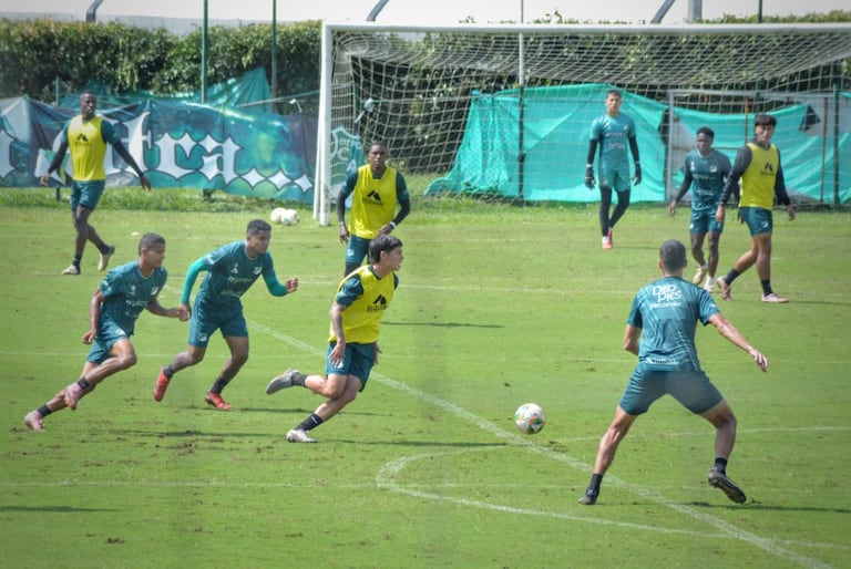 Entrenamiento y Rueda de Prensa Deportivo Cali