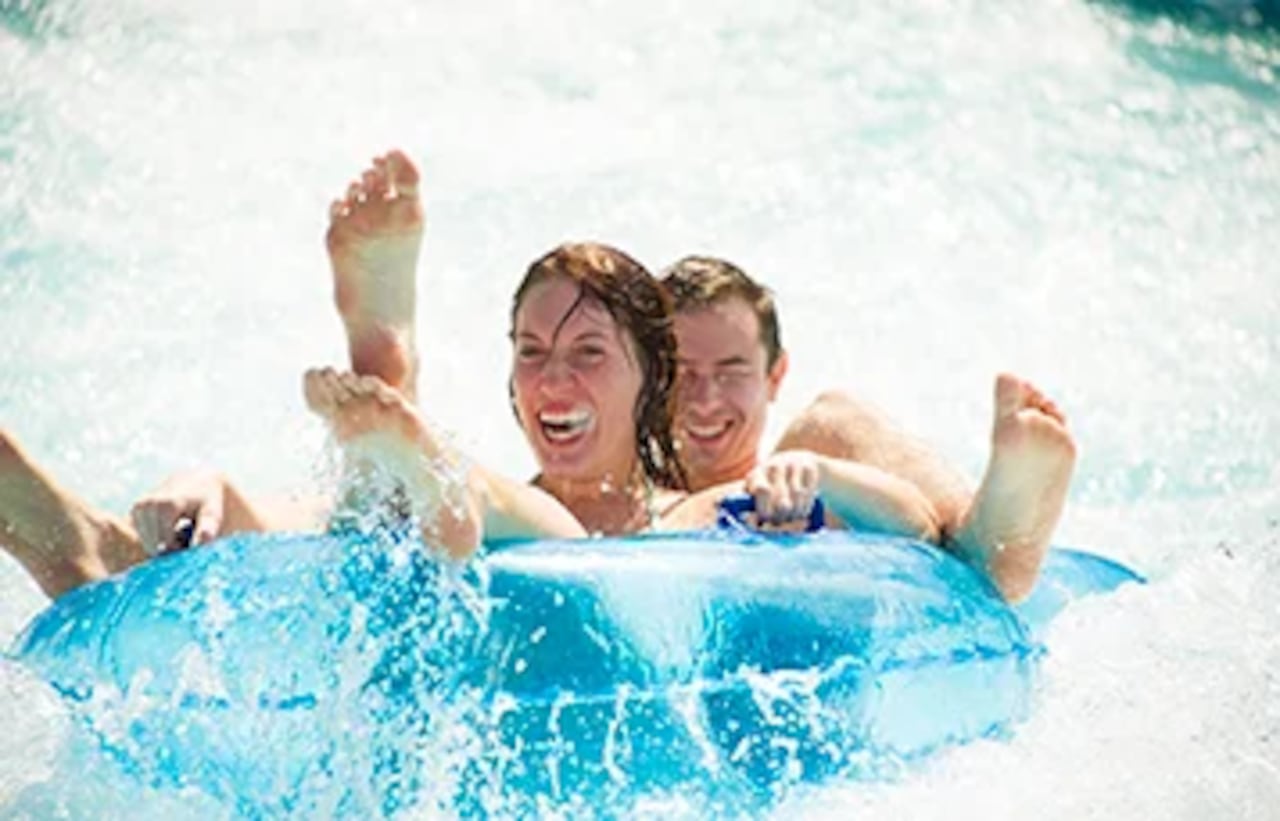 Camino de la familia
Esta torre de toboganes cuádruples ofrece a los usuarios cuatro experiencias diferentes a alta velocidad.