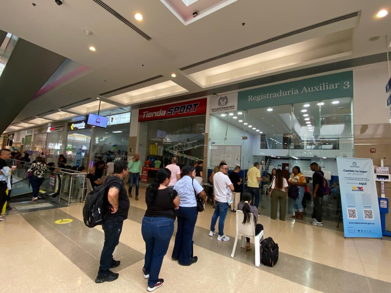 Usuarios reportaron congestión en la sede mientras realizaban diferentes diligencias.