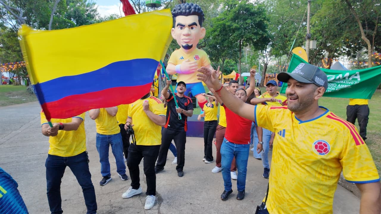 Tribuna Salsera de la Selección Colombia en el Parque de las Piedras en Cali.