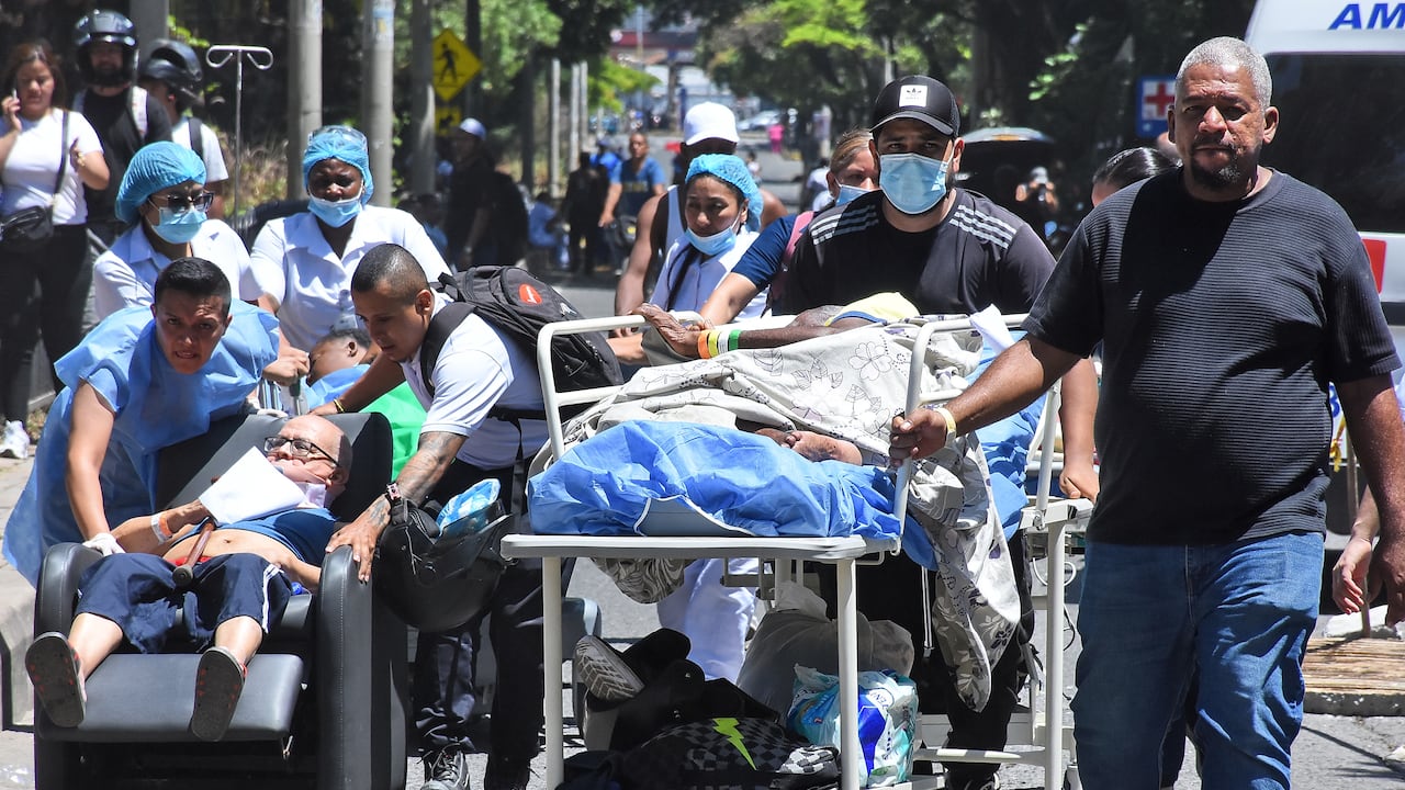 Terremoto en Cali, Colapso de infraestructura en diferentes lugares de la ciudad. Clínica de Colores, DESA, Galería Alameda, Edificaciones sobre la avenida roosvelt y al frente del coliseo de Hockey Miguel Calero.