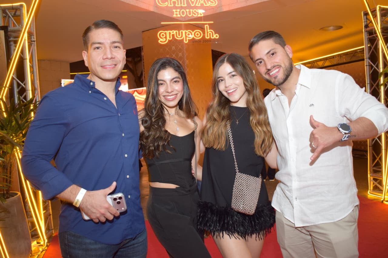 Jefferson Ramírez, María Angélica Cárdenas, Natalia Zapata y Marcelo Cucalón.