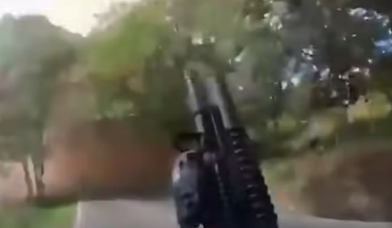 La caravana en la que se movilizaba el comandante del Departamento de Policía Norte de Santander, coronel Jorge Bernal, fue atacada en la mañana de este miércoles con explosivos y ráfagas de fusil cuando se dirigía al municipio de Sardinata para cumplir compromisos institucionales.