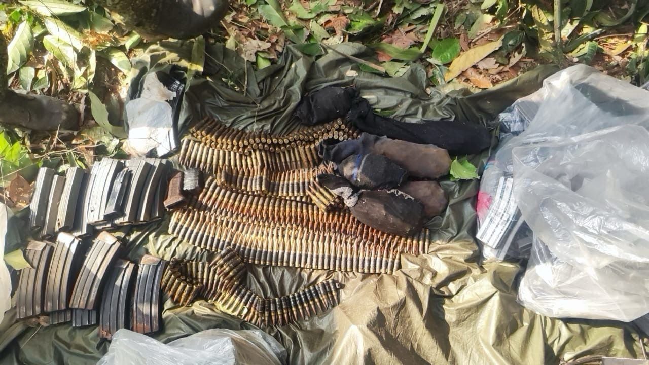 Material de guerra decomisado a las disidencias de las Farc en reciente bombardeo en el Guaviare.