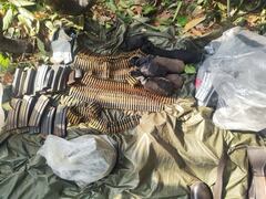 Material de guerra decomisado a las disidencias de las Farc en reciente bombardeo en el Guaviare.