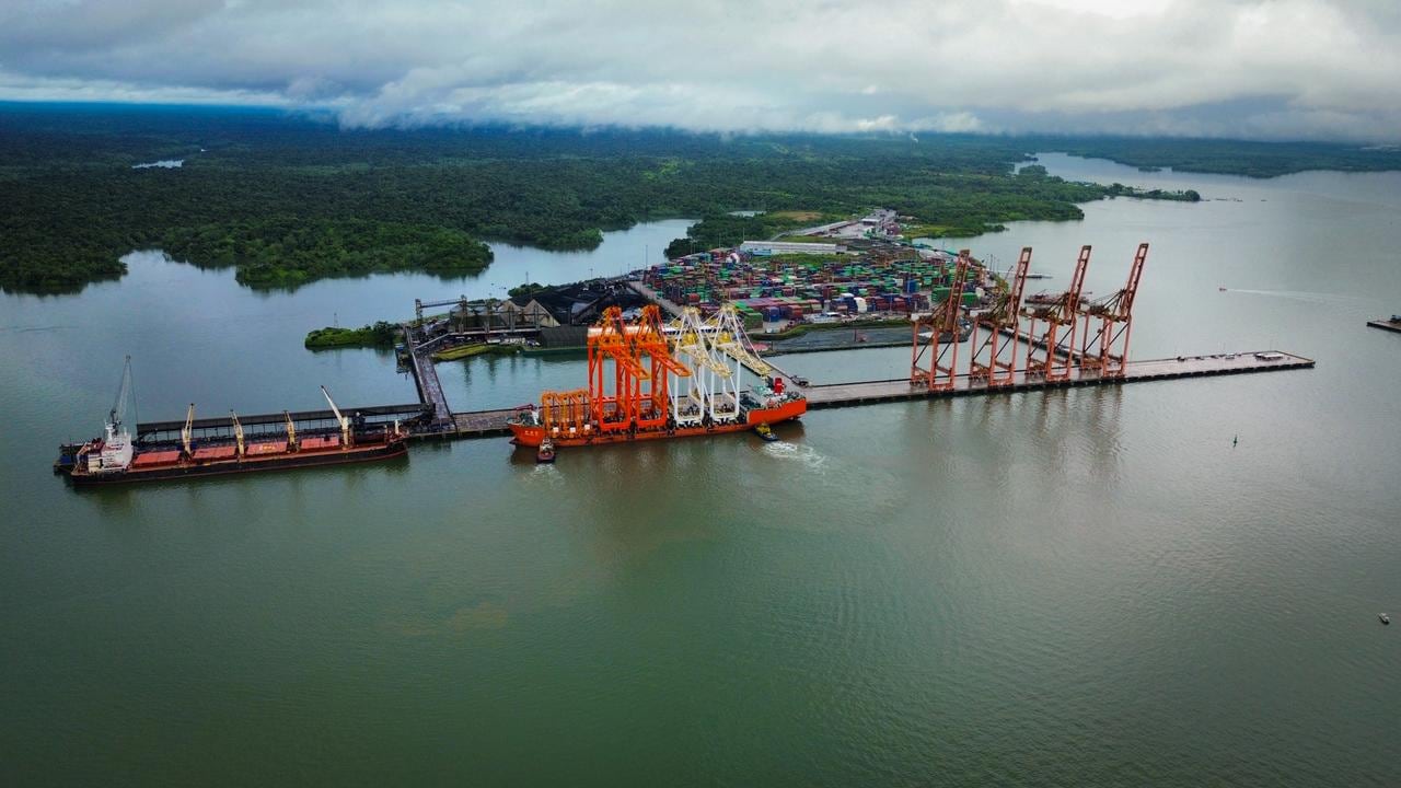 Aguadulce invirtió más de 100 millones de dólares en nuevos equipos para el movimiento de carga. Foto: suministradas por Aguadulce.