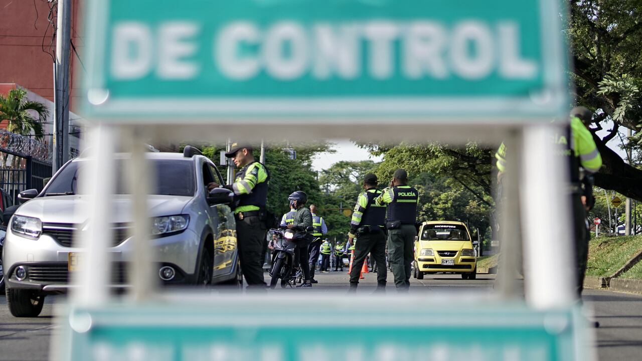 En temporada de fin de año habrá operativos contundentes, según Wilmer Tabares, secretario de Movilidad de Cali, detalló los planes de movilidad y operativos de control para la temporada de fin de año. Foto Jorge Orozco / El País.