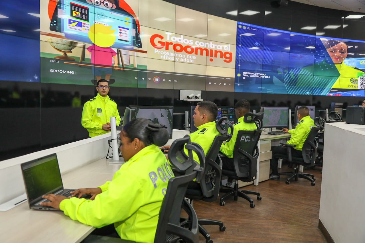 “Los niños entre los 11 y 13 años se han convertido en el principal objetivo de depredadores en línea”, advirtió el coronel Adrián Vega, director del Centro Cibernético de la DIJIN.