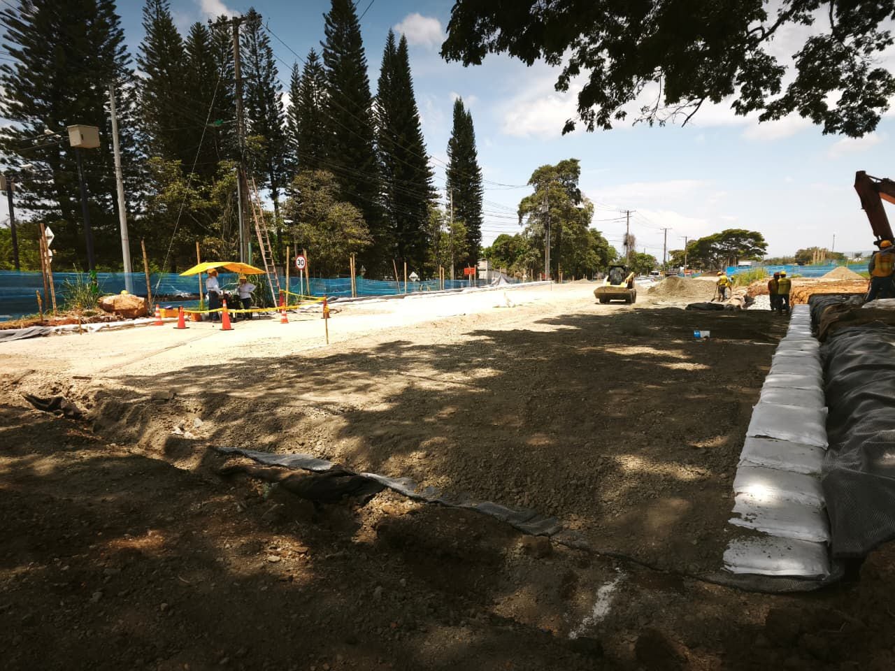 La obra contempla nuevos carriles, ciclorruta y andenes, como parte de la intervención en este corredor estratégico.
