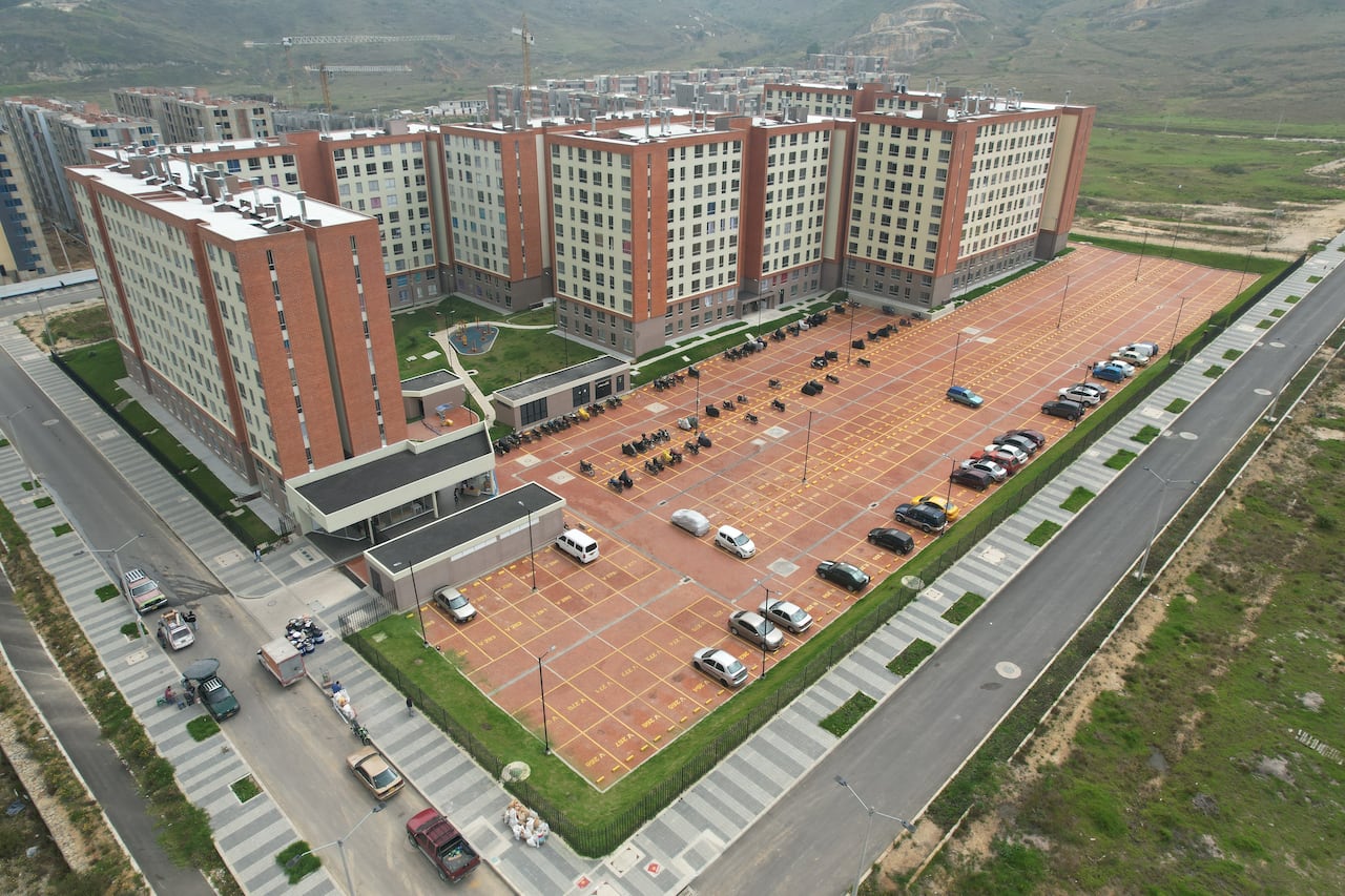 Situado en Ciudadela Maiporé, en Soacha, La Macarena es un proyecto coliving sostenible con certificación EDGE con espacios pensados para el bienestar. Las zonas sociales son uno de los aspectos más atractivos.