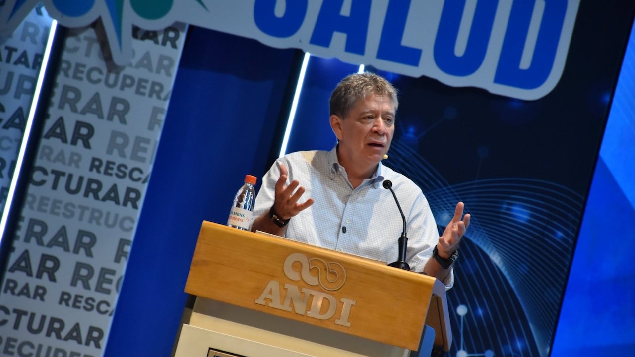 El Presidente de la Andi, Bruce MacMaster en la instalación del Foro de la Salud en Cartagena.
