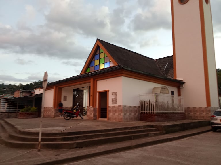 La parroquia San Antonio de Padua está ubicada en el barrio Los Sauces, comuna cinco de la capital del Cauca.