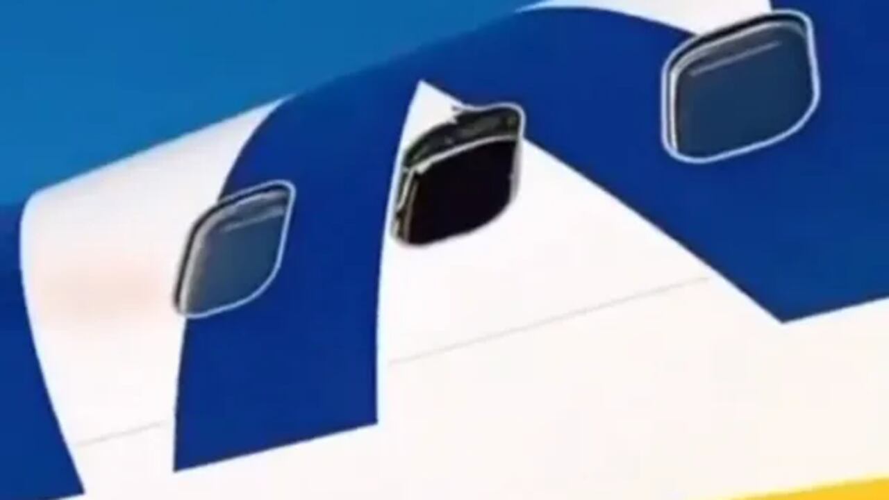 Ventanilla rota de avión de la aerolínea Ryanair.
