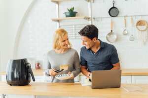 Mantenga su air fryer en óptimas condiciones: descubre los secretos de una limpieza efectiva.