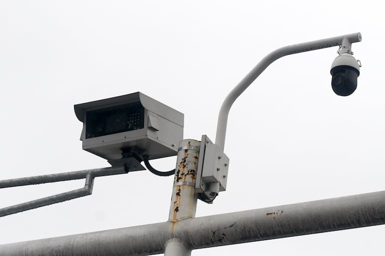 Cali: Aprobada la instalación de 20 nuevas camaras de foto detención en la ciudad.Foto José L Guzmán. EL País