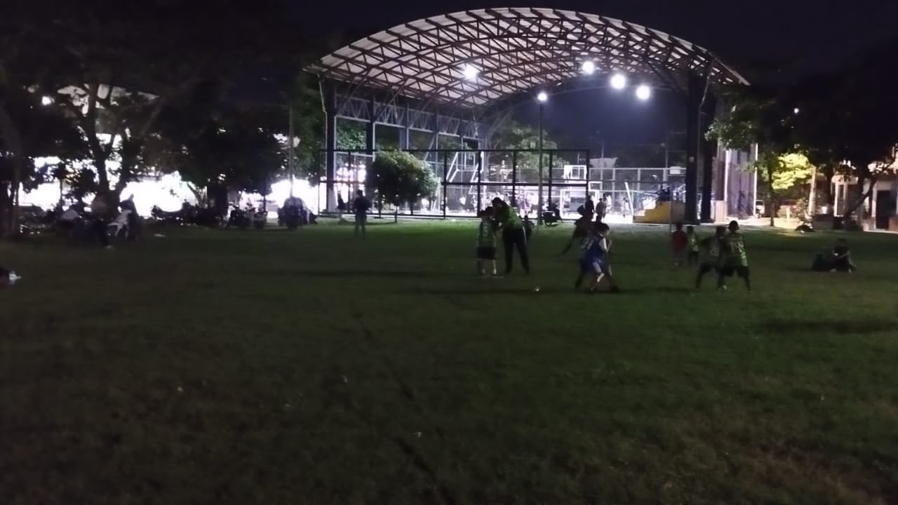 Este sería el panorama en horas de la noche en la cancha ubicada en la Calle 99 #23A-20.
