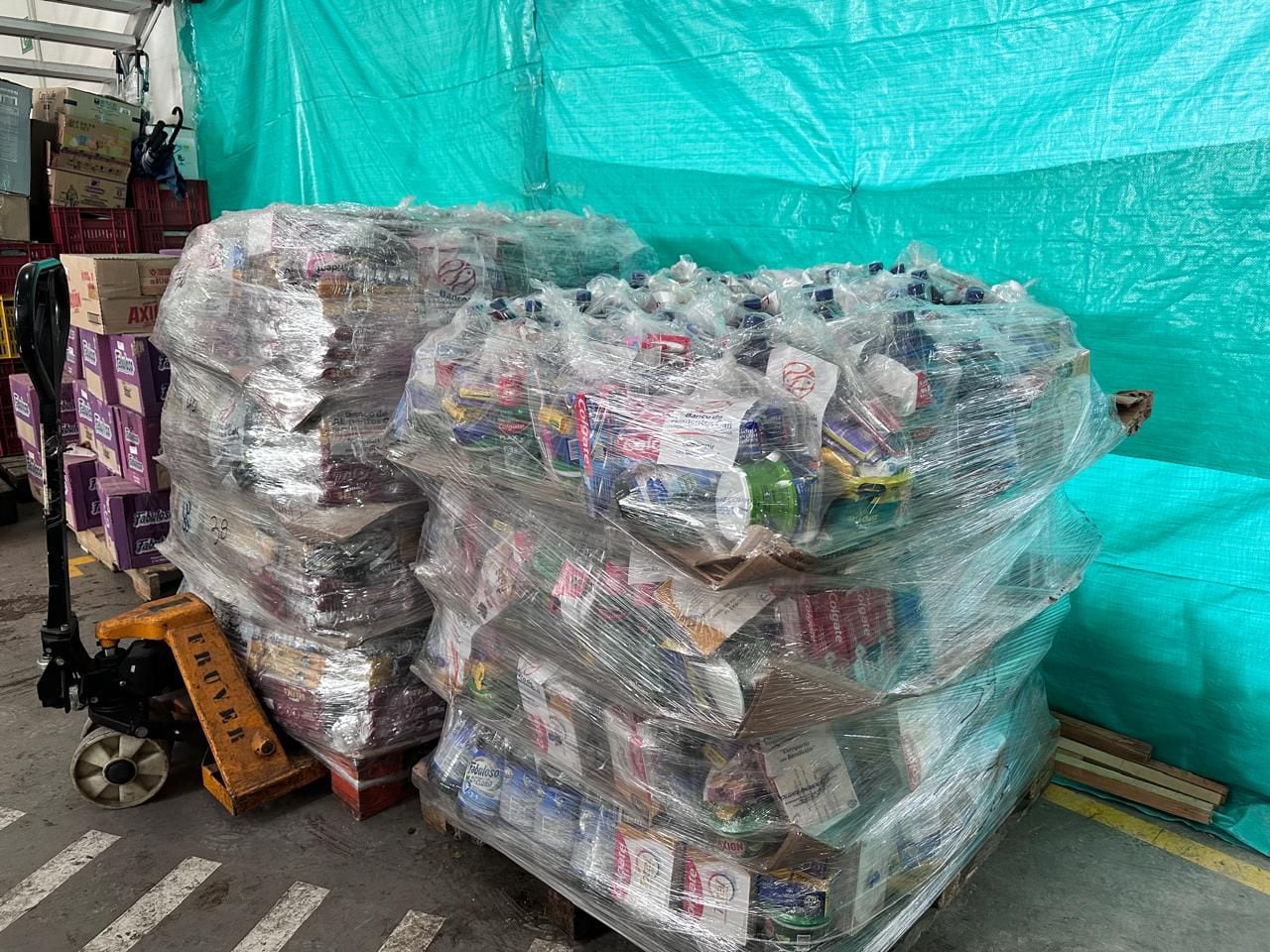 Las ayudas alimenticias fueron entregadas en coordinación con el Banco de Alimentos de Cali.