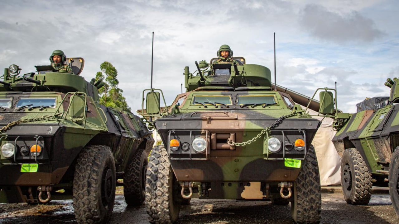 Vehículos blindados del Ejército en el suroccidente de Colombia.