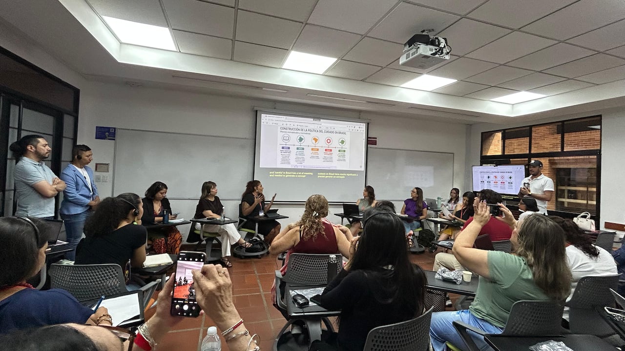 El reconocimiento del cuidado como un pilar fundamental de la vida y la economía fue el punto de partida en el panel sobre políticas públicas en el Sur Global durante la 34ª conferencia de IAFFE en Colombia, donde expertas de Brasil, Uruguay y Colombia compartieron sus experiencias.