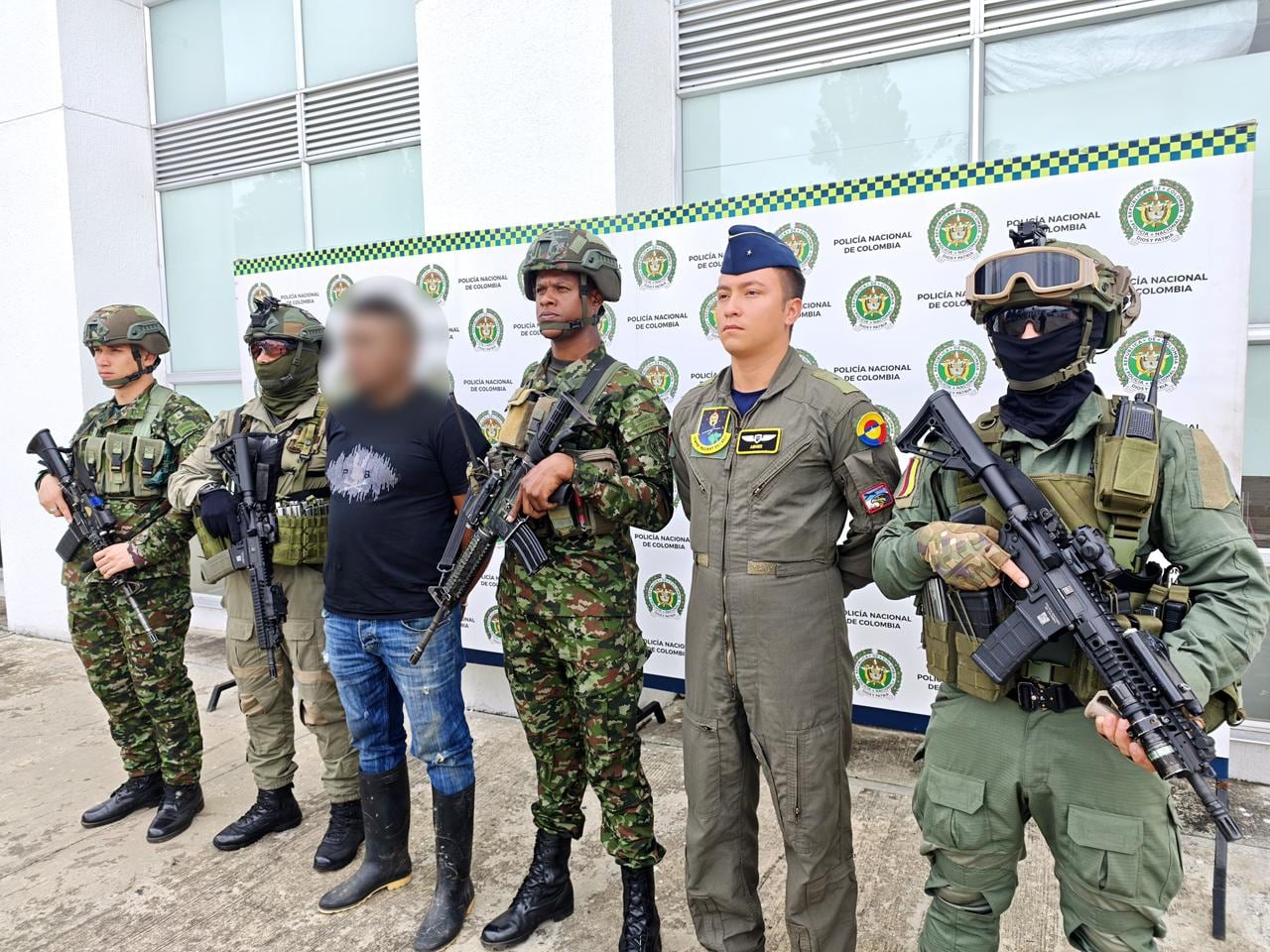 La captura de alias Candamil representa un golpe a las capacidades operativas del frente Jaime Martínez en el norte del Cauca, estructura señalada de múltiples ataques contra la fuerza pública y comunidades de la región.