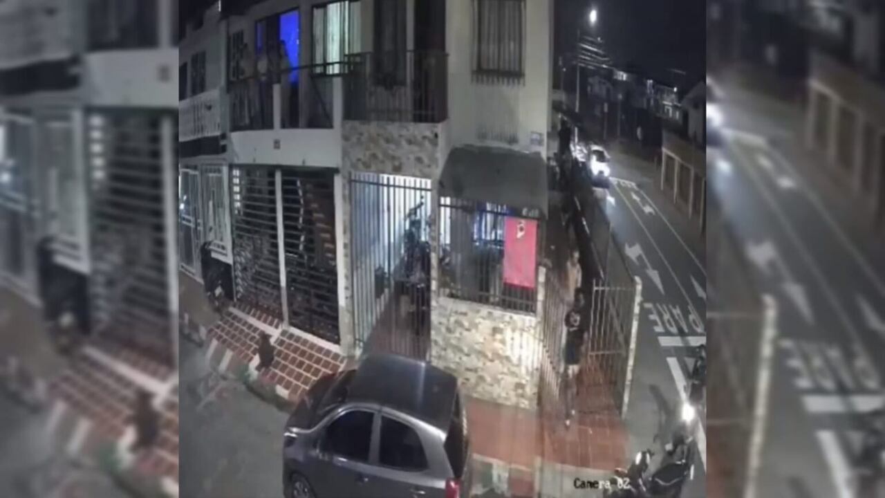 Los ladrones persiguieron a su víctima hasta dentro de su casa.