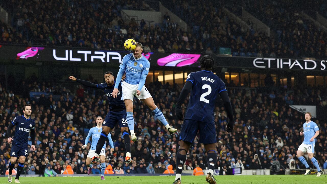 Manchester City empató con el Chelsea y se aleja de la punta
