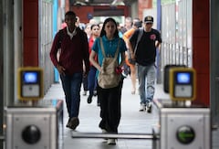 Usuarios denuncian retrasos y rutas insuficientes del MÍO en el Día sin carro. Fotos: Jorge Orozco/ El País