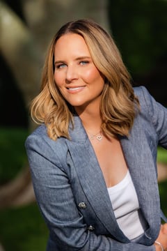Liddy Huntsman, columnista.