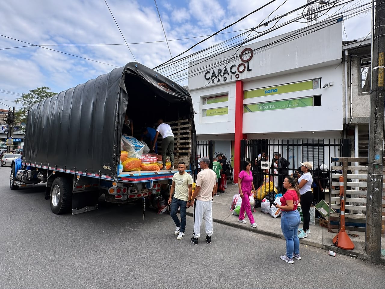 Este sábado 15 de agosto se dio inicio al despacho de los cargamentos humanitarios hacia el norte del Valle del Cauca, una de las regiones más golpeadas por el sismo, donde las ayudas serán entregadas directamente a las familias afectadas.