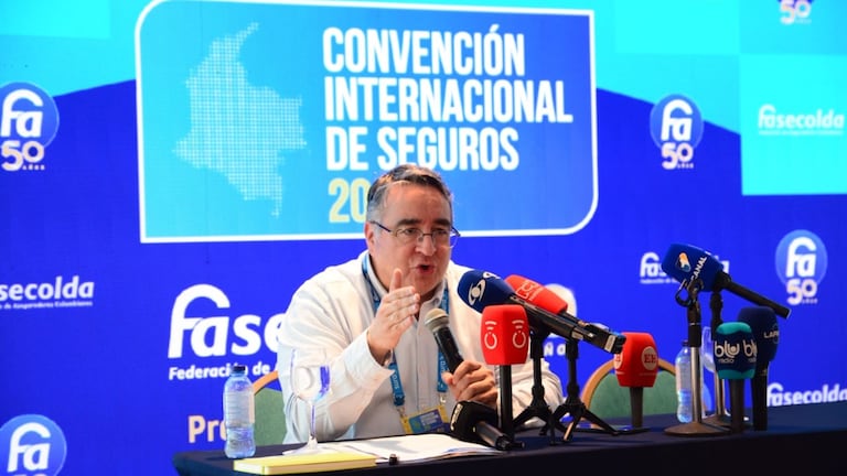 Fasecolda plantea fortalecer el aseguramiento frente a desastres naturales, mientras las cifras nacionales muestran $14,38 billones pagados en indemnizaciones durante el primer semestre de 2026.