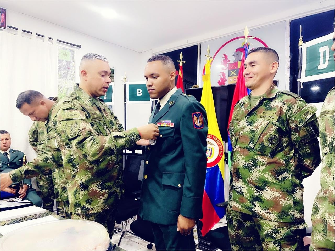 En 2025 fue reconocido como mejor instructor, destacándose por su disciplina y capacidad para formar oficiales y suboficiales.