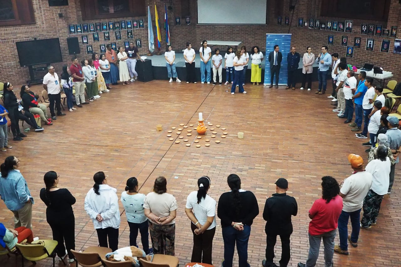 El Caso 03 fue presentado frente a más de 100 víctimas en Cali.
