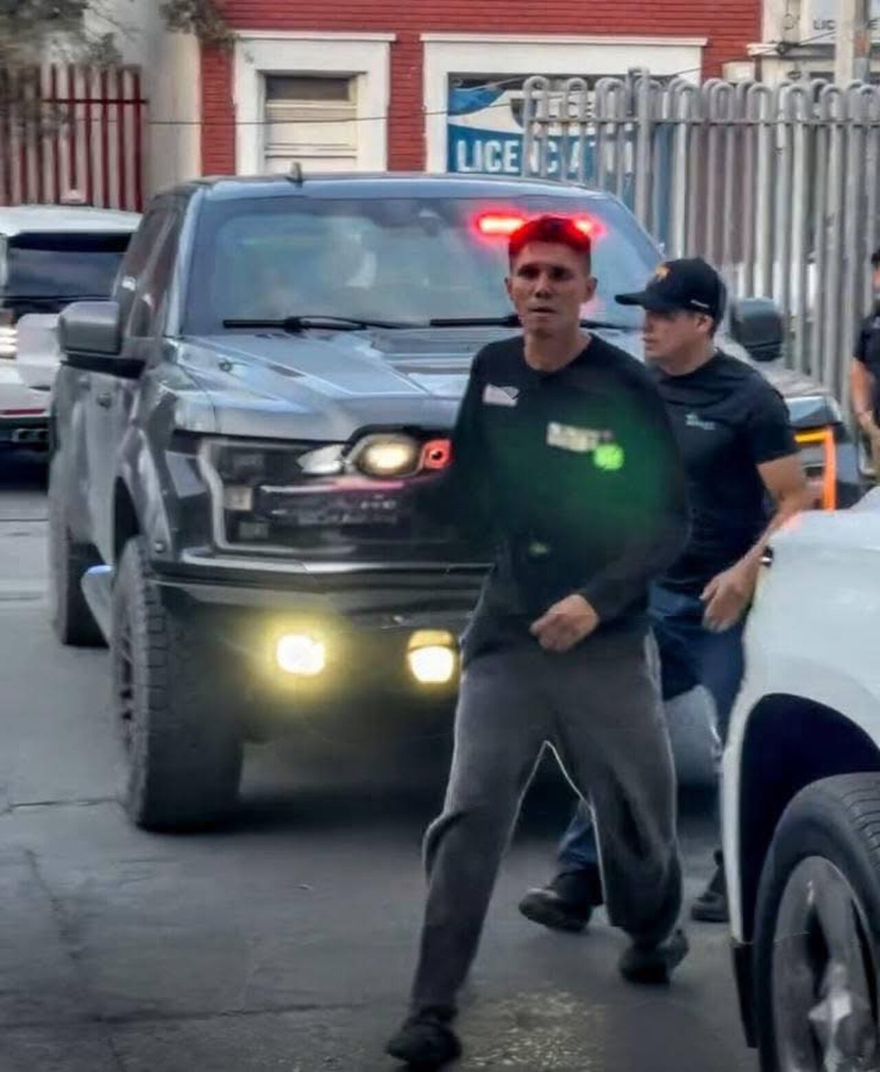 Tras varios días de búsqueda coordinada entre corporaciones estatales y federales, Escobar Barrios se reencontró con su familia y fue sometido a valoración médica, indicaron las autoridades mexicanas.