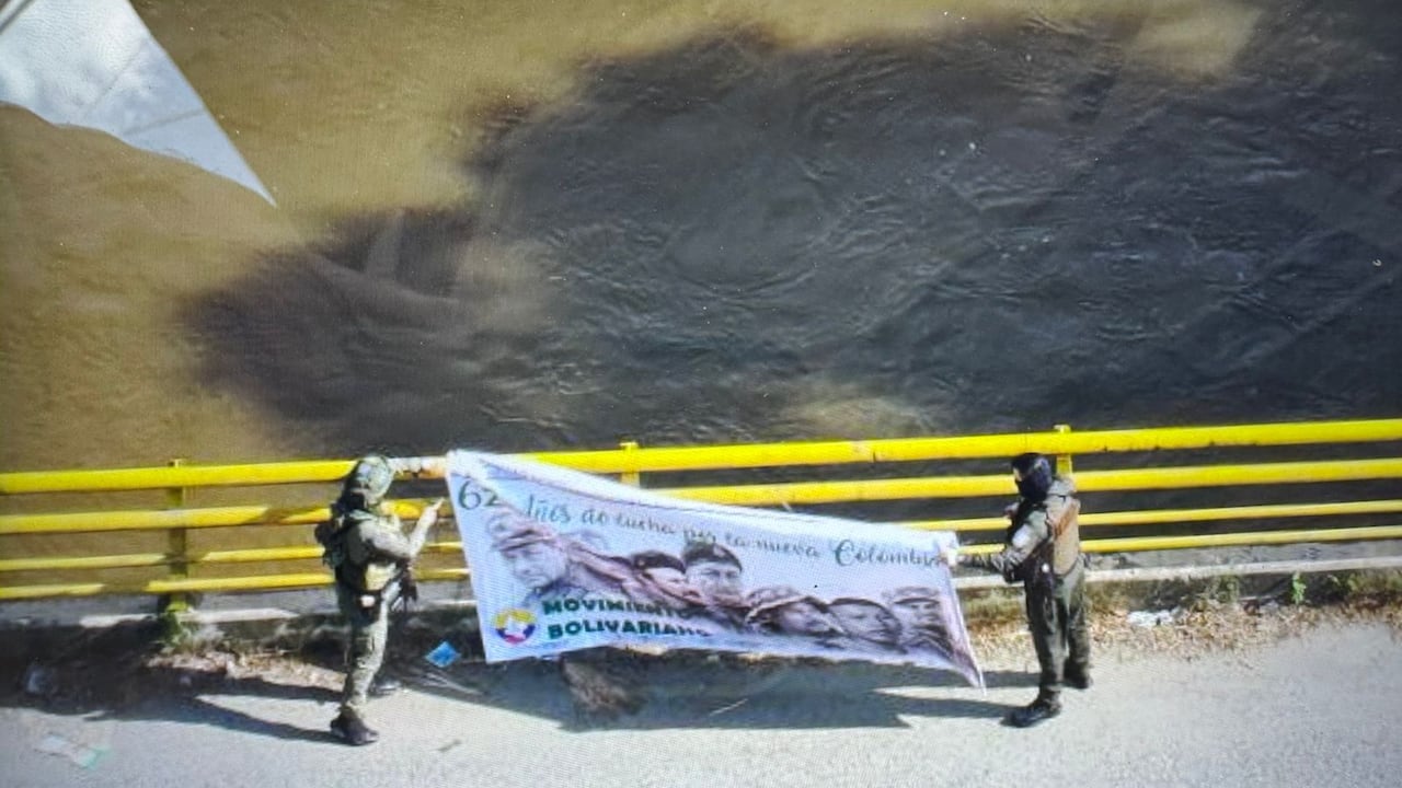 Panfletos, pendones y propaganda alusiva a las antiguas Farc aparecieron en varios municipios del Cauca y Nariño durante la conmemoración de los 62 años de fundación de esa organización insurgente.