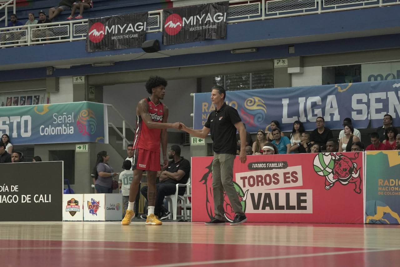 Toros del Valle va por una nueva victoria en el Coliseo Evangelista Mora.