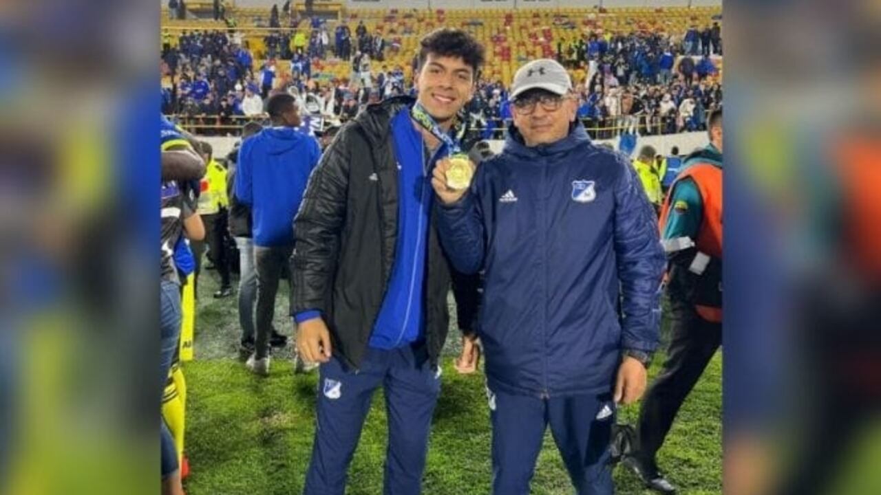 Juan Esteban Carvajal, jugador de Millonarios, junto a su padre.