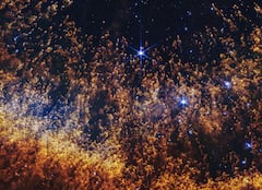 Webb revela la Nebulosa de la Hélice con brillantes detalles.