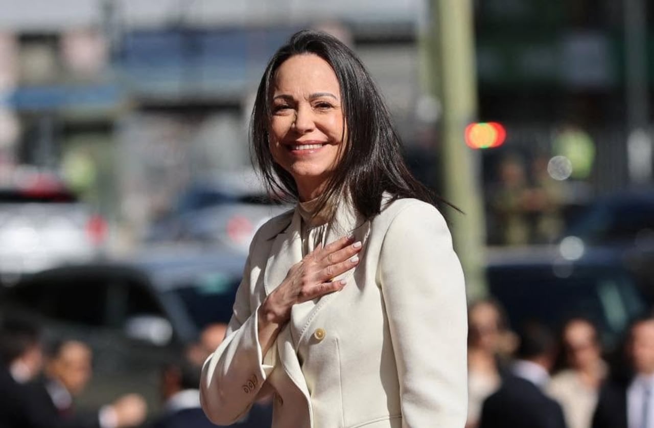 María Corina Machado afirmó en un video publicado en X que busca regresar a Venezuela para acompañar a la ciudadanía y denunció restricciones para su ingreso al país en medio de una emergencia.