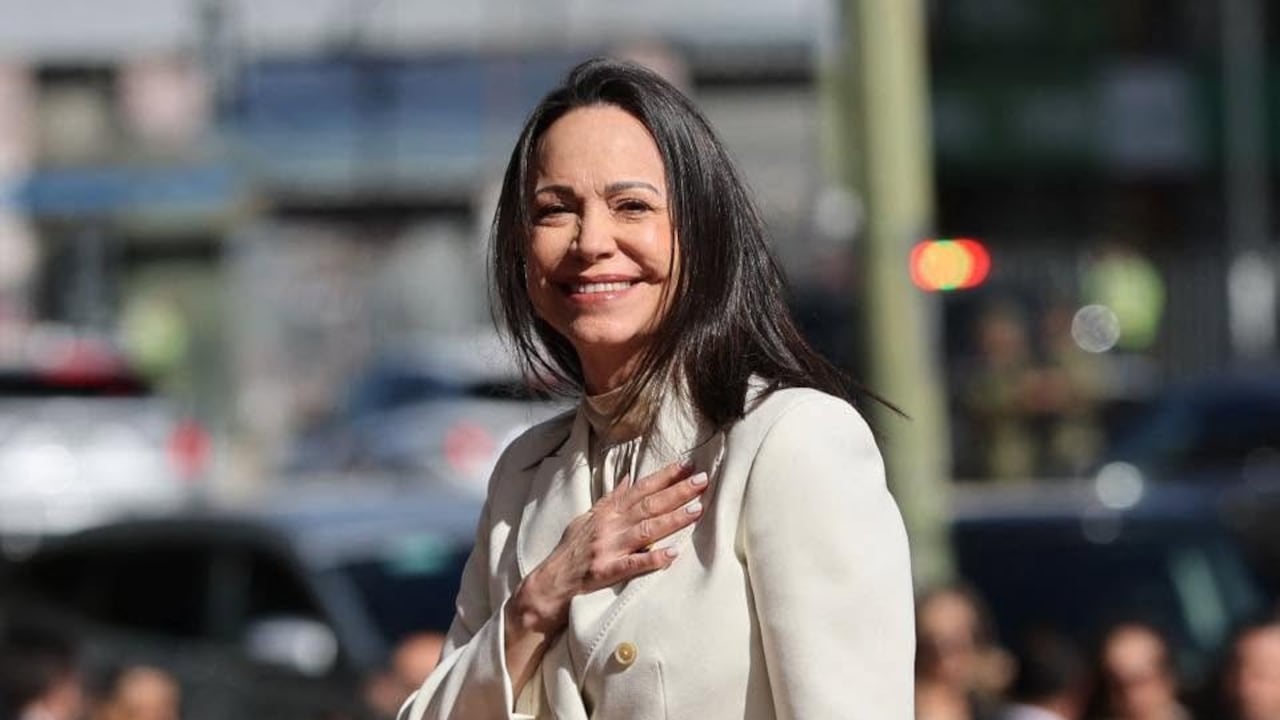 María Corina Machado afirmó en un video publicado en X que busca regresar a Venezuela para acompañar a la ciudadanía y denunció restricciones para su ingreso al país en medio de una emergencia.