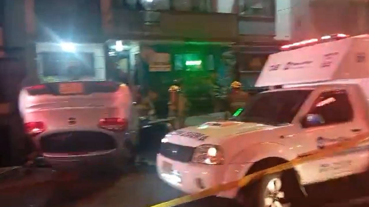 Un vehículo terminó volcado sobre la carrera 7 con calle 55.