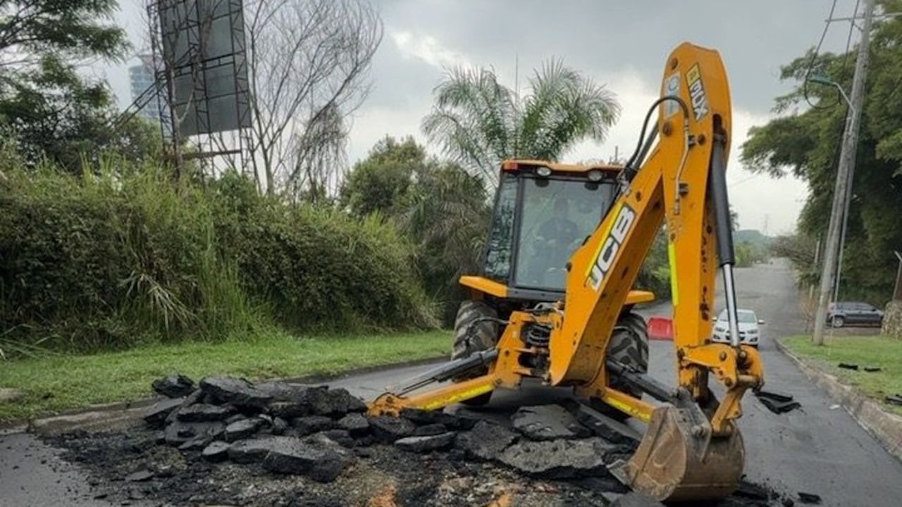Hace algunos días, según lo revelado por la Secretaría de Infraestructura de Cali, se hizo una intervención que permitió obras de pavimentación, contando con todos los procedimientos necesarios.