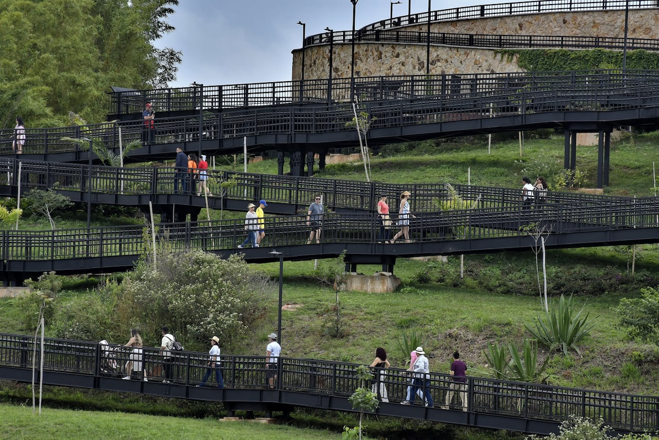 Queda abierto al público el monumento de Cristo Rey bajo la administración del Dagma. Fotos Raúl Palacios / El Pais.