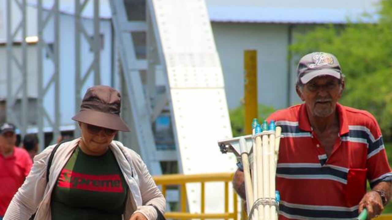 Salen o los exilian: venezolanos y nicaragüenses han entrado en una categoría especial de migrante: unos sin patria. (Foto: Horge Mantilla;DW)