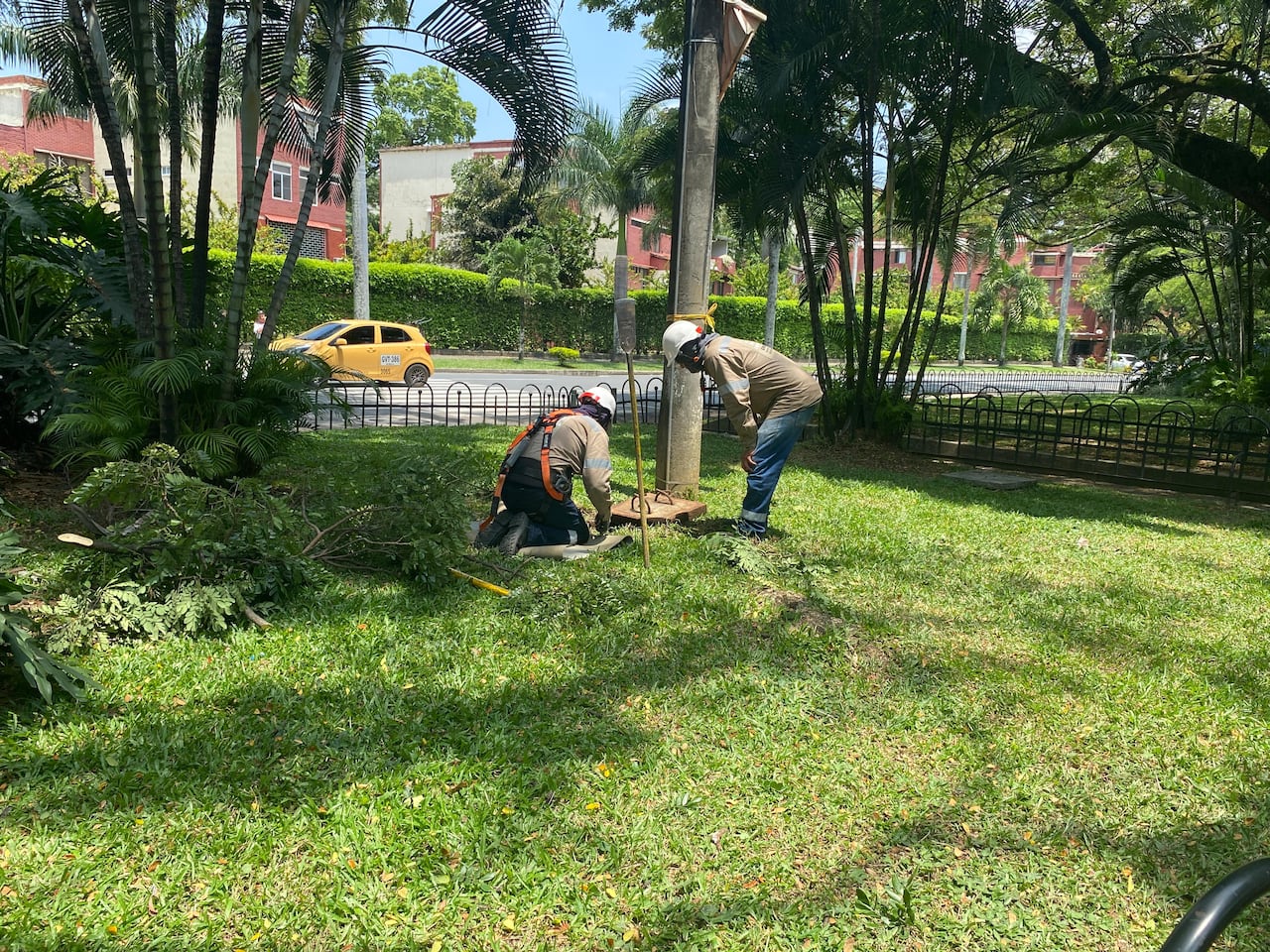 Residentes del sector habían advertido sobre la falta de iluminación en el cruce peatonal frente a la Unidad Residencial Santiago de Cali.
