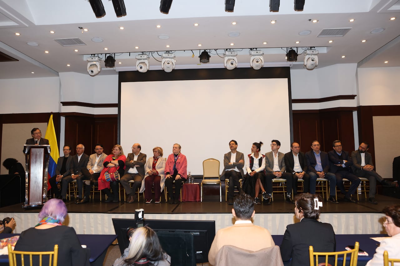 El expresidente de Colombia, Gustavo Petro, y el líder de la oposición y senador del Pacto Histórico, Iván Cepeda, liderarán hoy la presentación del Gabinete por la Vida