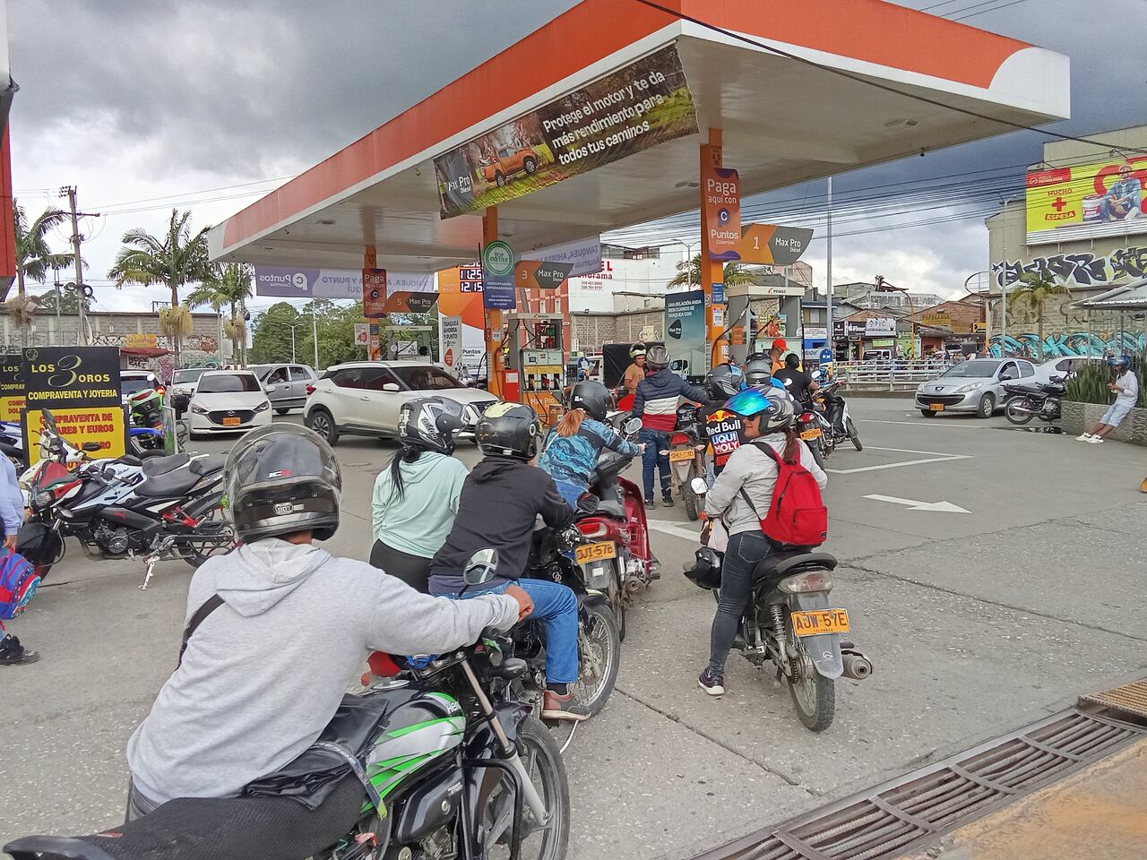 Panaroma en Popayán por escasez de gasolina por bloqueo en la vía Panamericana