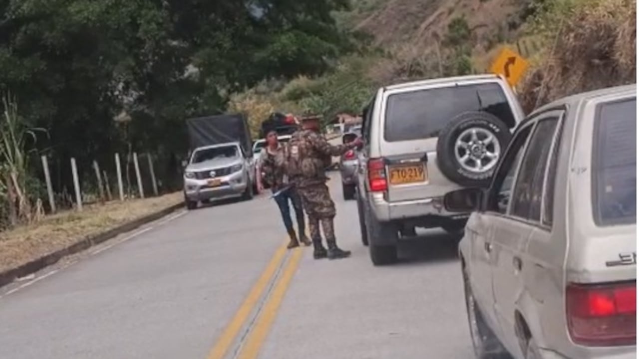 Los retenes ilegales se incrementaron desde el pasado mes de agosto, como bien lo denuncian las personas que se movilizan diariamente por esta zona del país.
